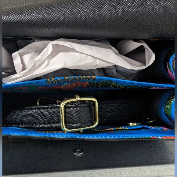 Loungefly Beatles "Yellow Submarine" Crossbody Bag - Picture 6 of 6